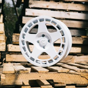 fifteen52 TURBOMAC 18x8.5 30 5x114.3 Rally White