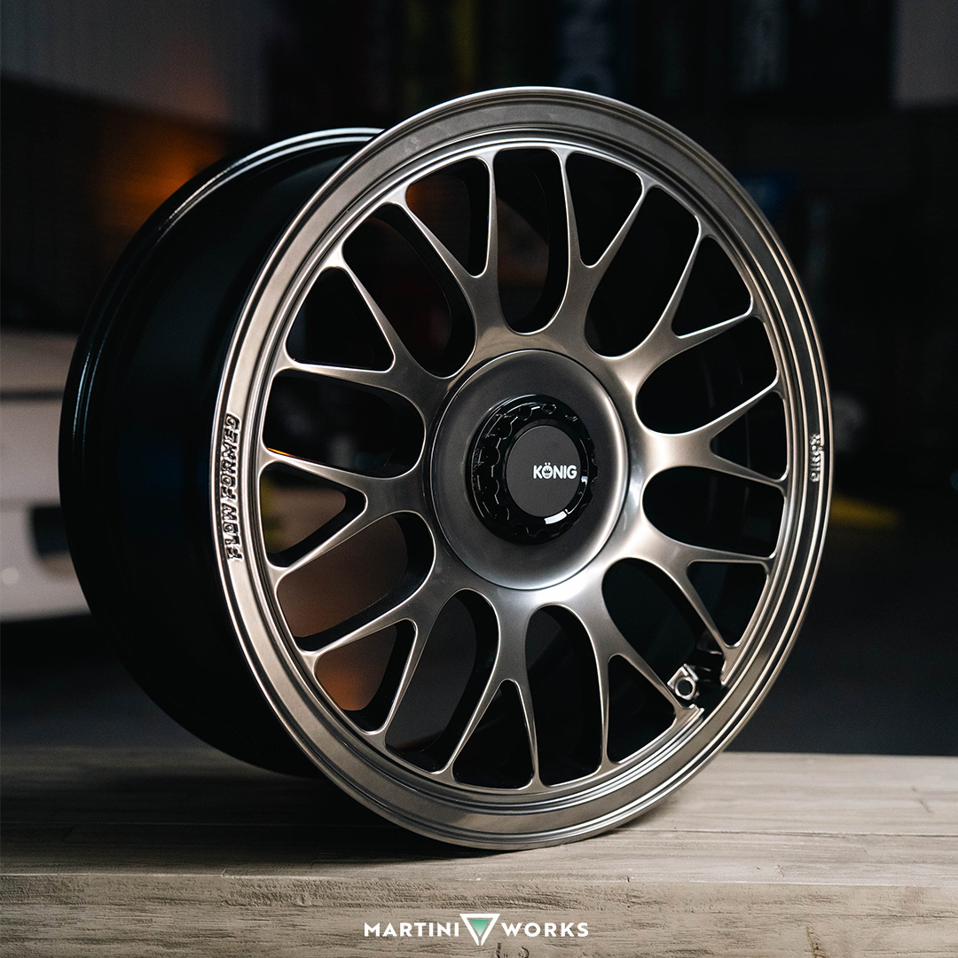 KONIG MRK1 18x8.5 5x108 ET42 HYPER CARBON *Gloss Black Gear Cap
