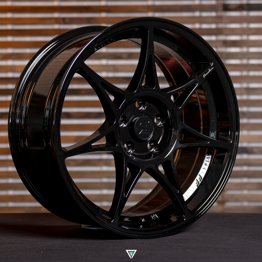 stage-foushee-gloss-black-