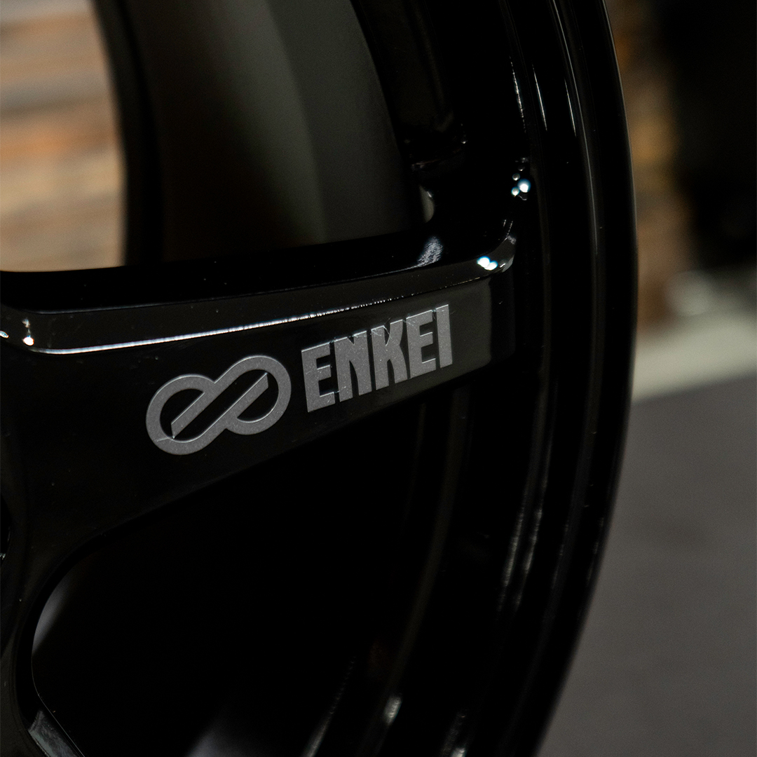 Enkei T6R 18x8 45mm Offset 5x112 Bolt Pattern 72.6 Bore Gloss